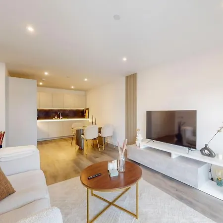 Modernistic 2 Bed - 2 Bath Flat Near Central London Exterior photo