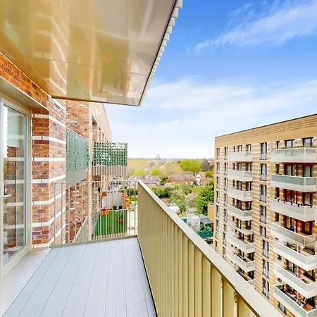 Modernistic 2 Bed - 2 Bath Flat Near Central London Exterior photo